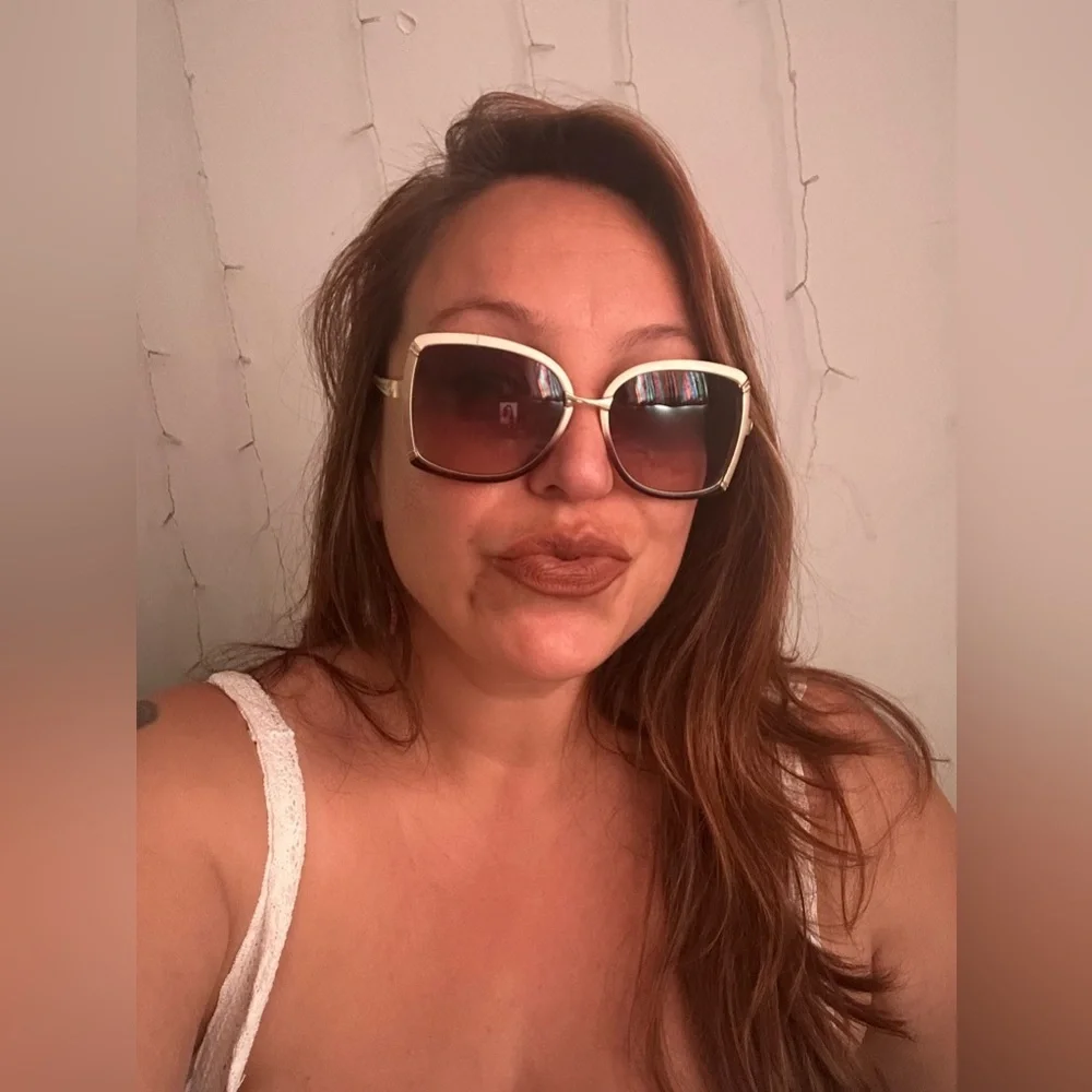 Gucci Women's Brown Cream Gold Oversized Sunglasses - Picture 11 of 11